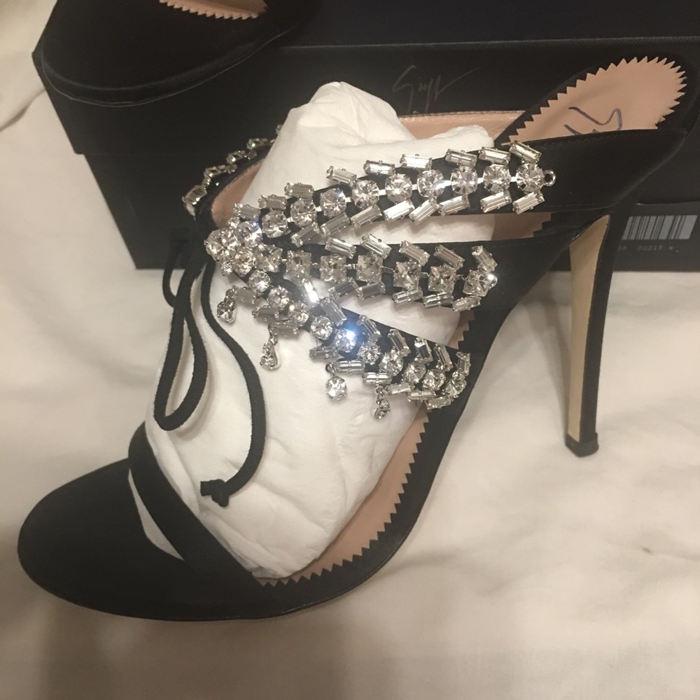 NEW! GIUSEPPE Zanotti high heel pumps! Sz. 40.